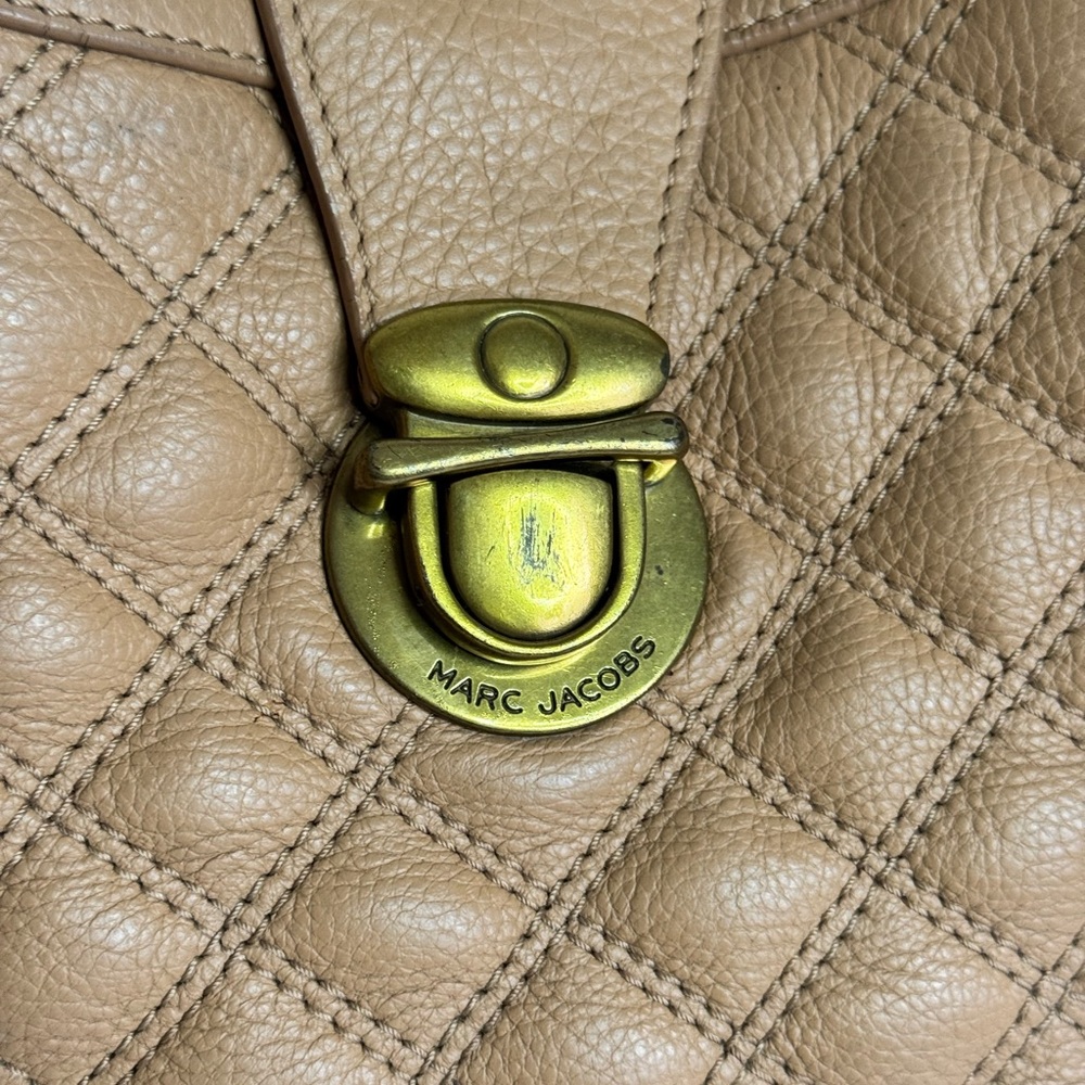 MARC JACOBS Tan Quilted Leather Handbag Made in Italy - Picture 4 of 14